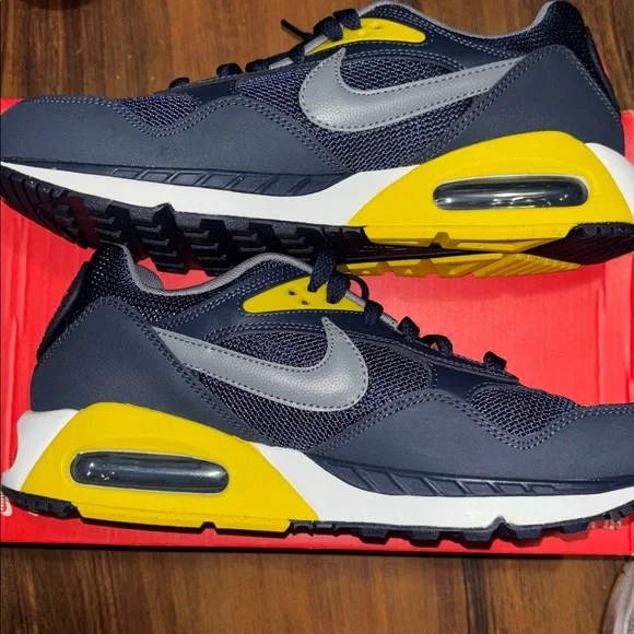 Nike Men's Dark Blue and Yellow Sneakers - Picture 2 of 6